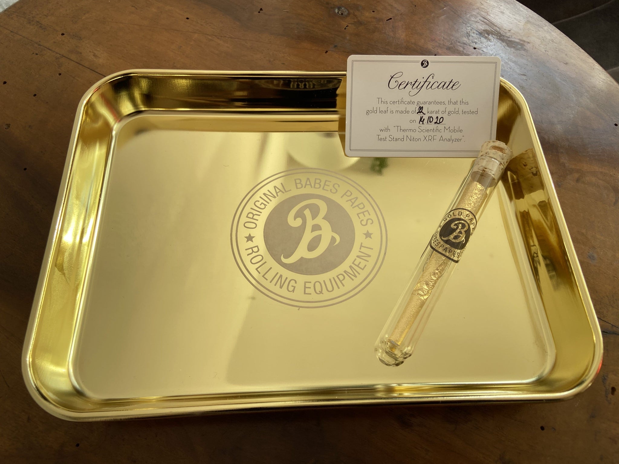Babes Papes® shine 24k Gold Rolling Papers